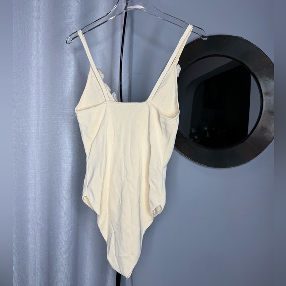 NWT Zara Woman Floral knit Bodysuit Bloggers Fav Size M Medium - Picture 12 of 12